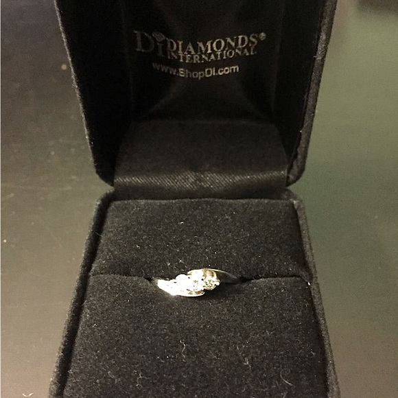 Diamond Ring - Picture 2 of 5
